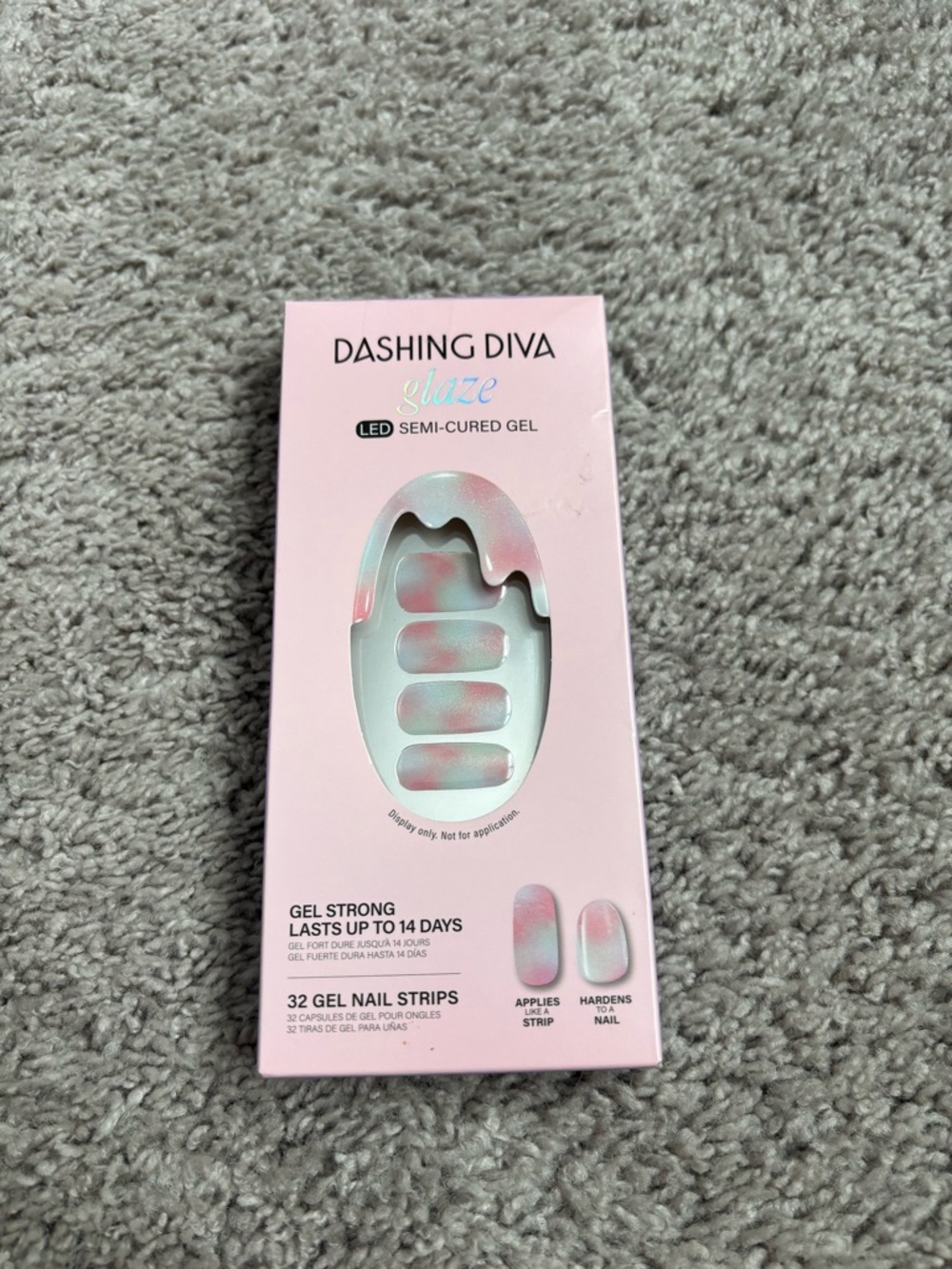 Dashing Diva Gel Press-On Nails - Pink and White Gradient